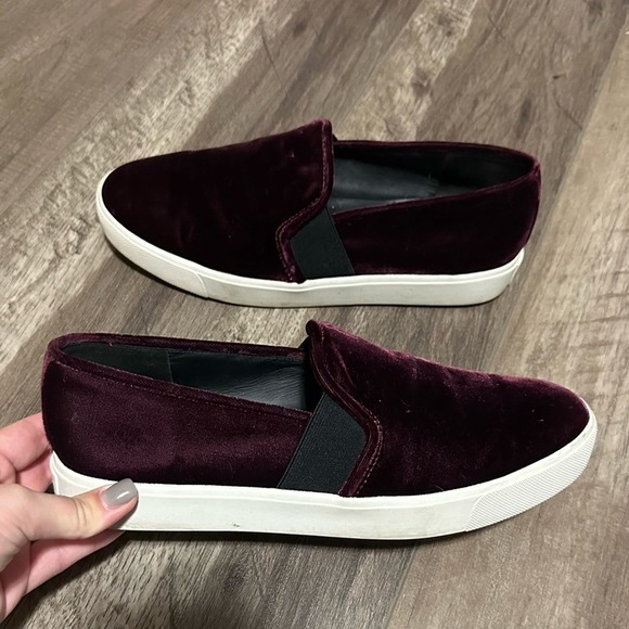 Vince Blair Velvet Sneaker Burgundy Oxblood 8 NWOB